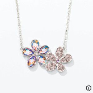 Touchstone Crystal - Festive Flowers Necklace